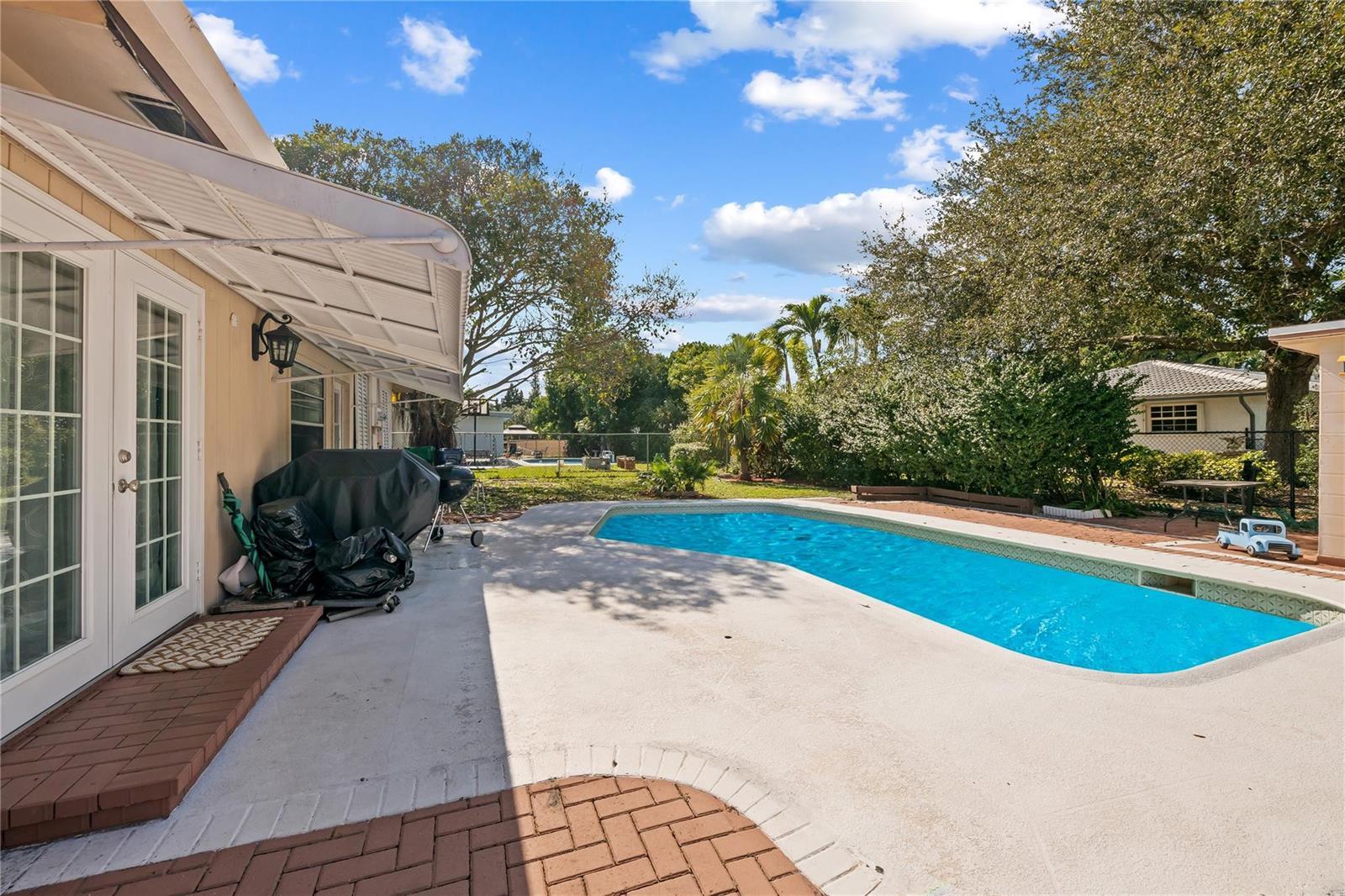 4010 CORAL SPRINGS Drive, Coral Springs FL 33065 photo 2