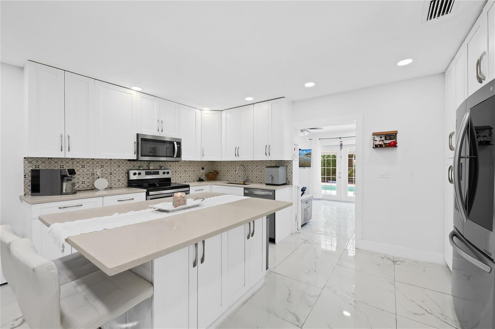 4010 CORAL SPRINGS Drive, Coral Springs FL 33065 photo 5