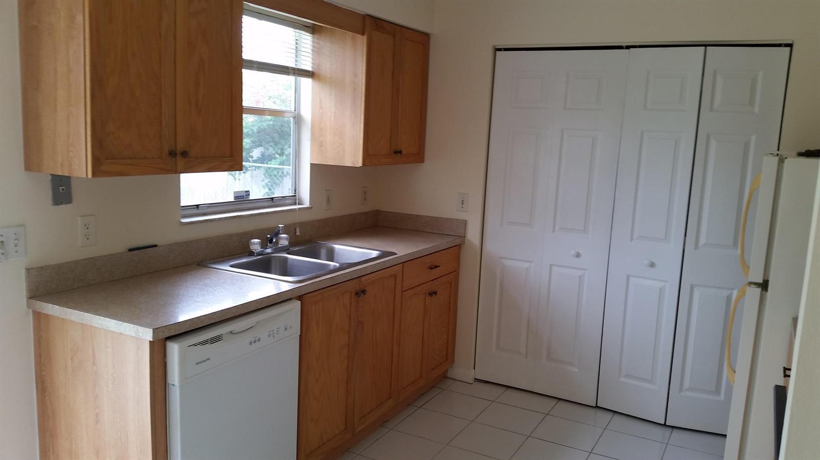 460 Fleming Avenue, FL 33463 photo 4