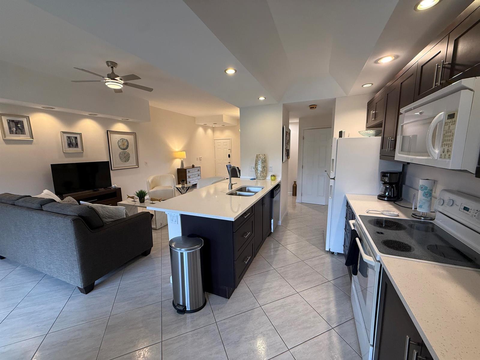 7472 LA PAZ Boulevard # 102, Boca Raton FL 33433 photo 2