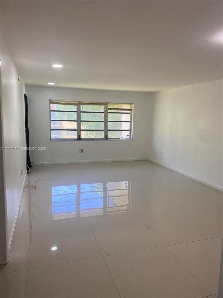 1550 NE 191st St # 309, Miami FL 33179 photo 3