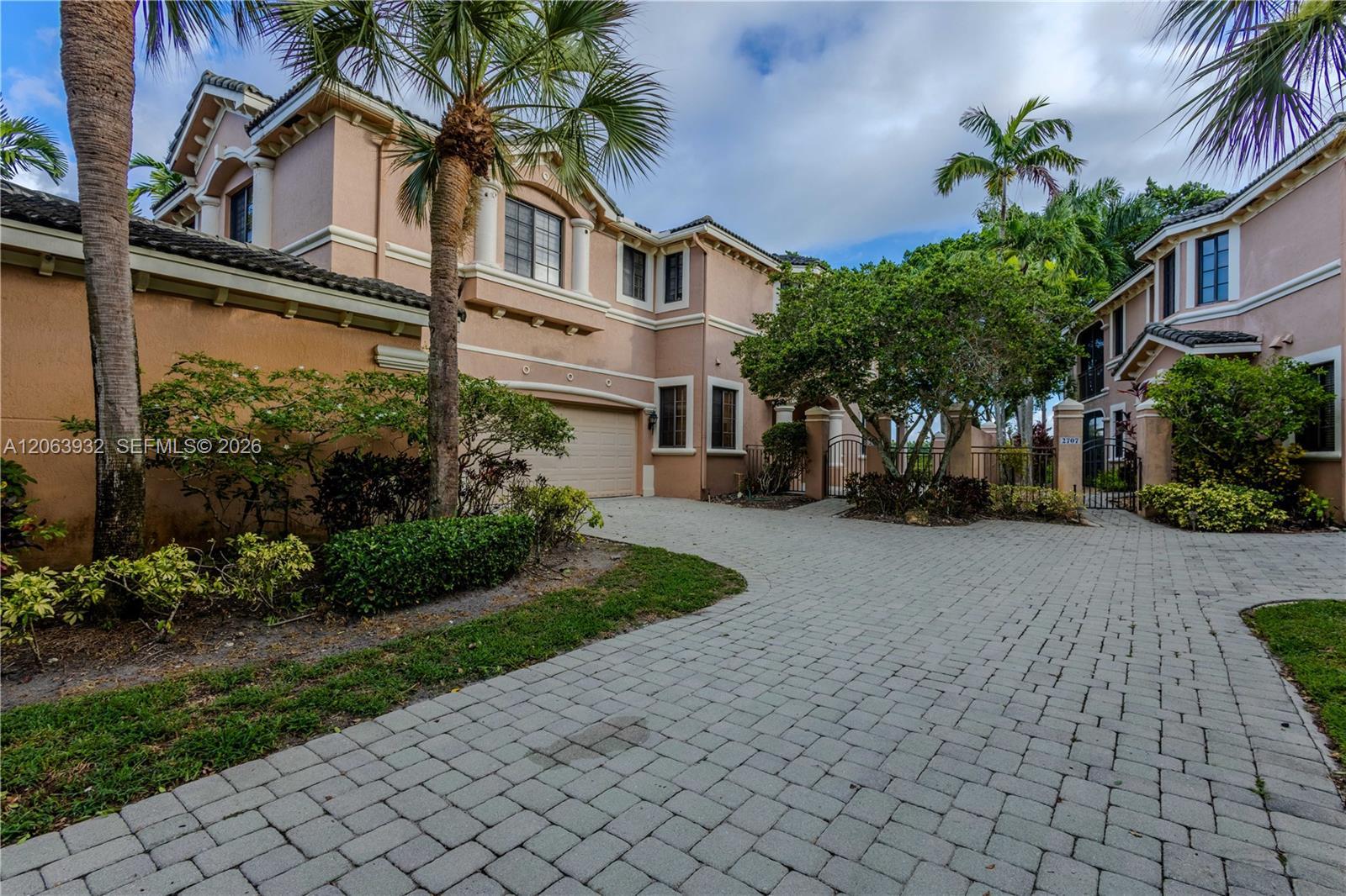 2703 Center Ct Dr # 14, Weston FL 33332