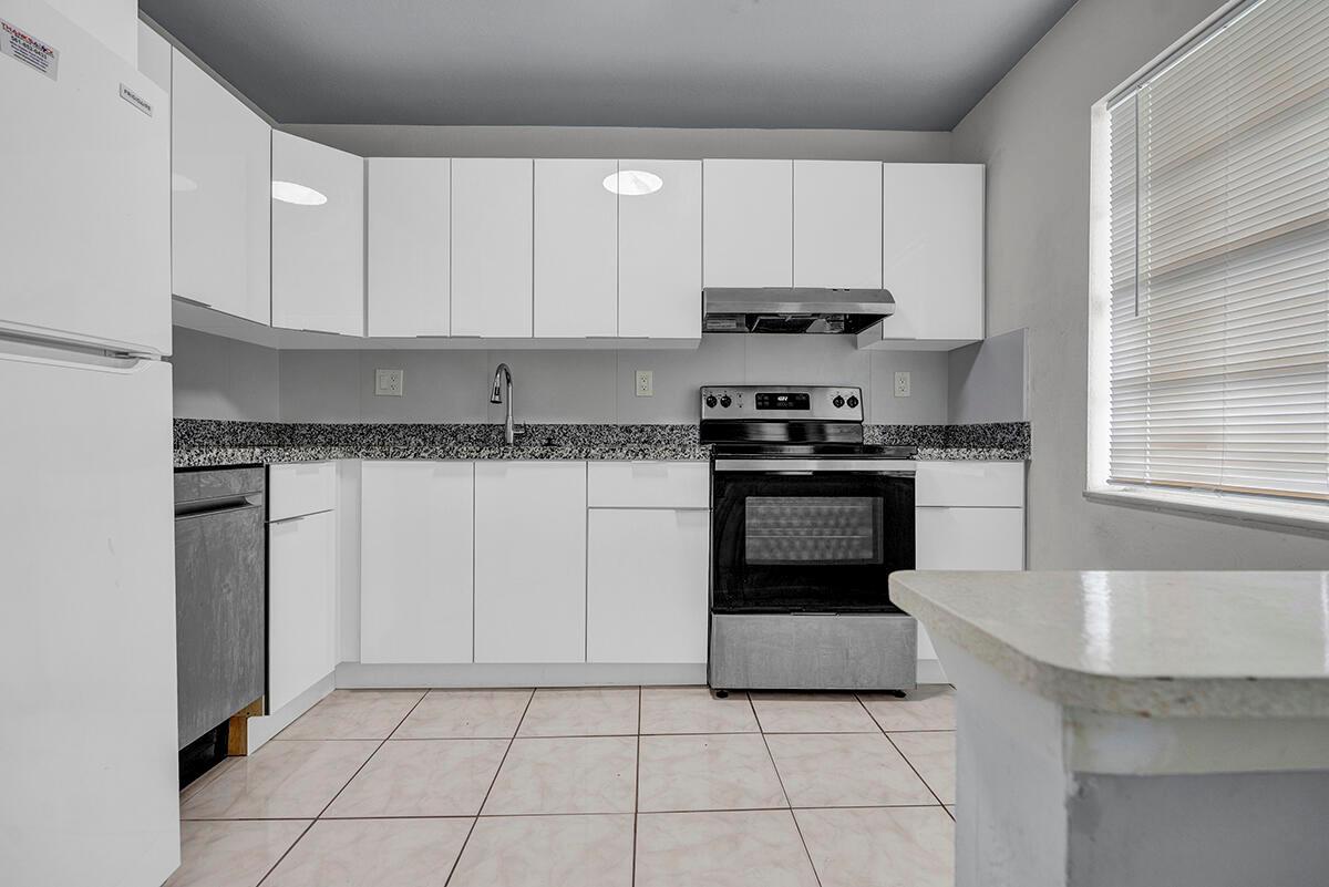 340 NW 19th Street # 308, Boca Raton FL 33432 photo 2
