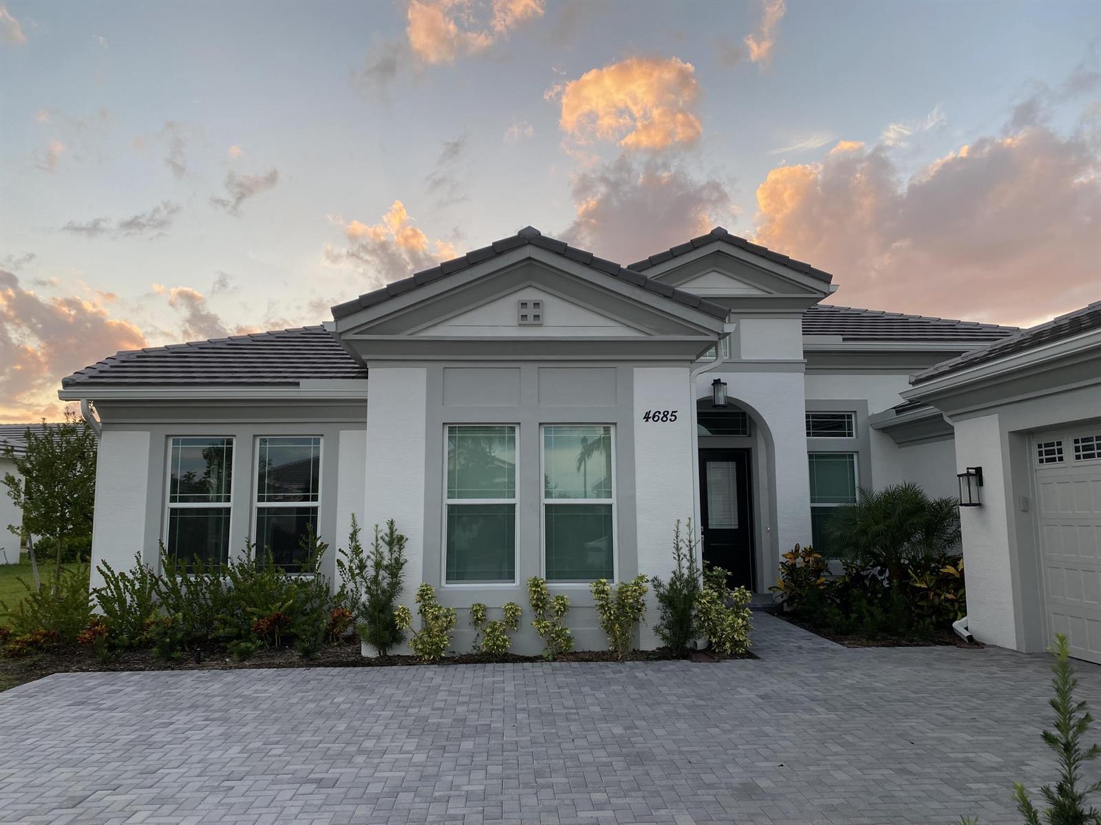 4685 Estates Circle, FL 33470