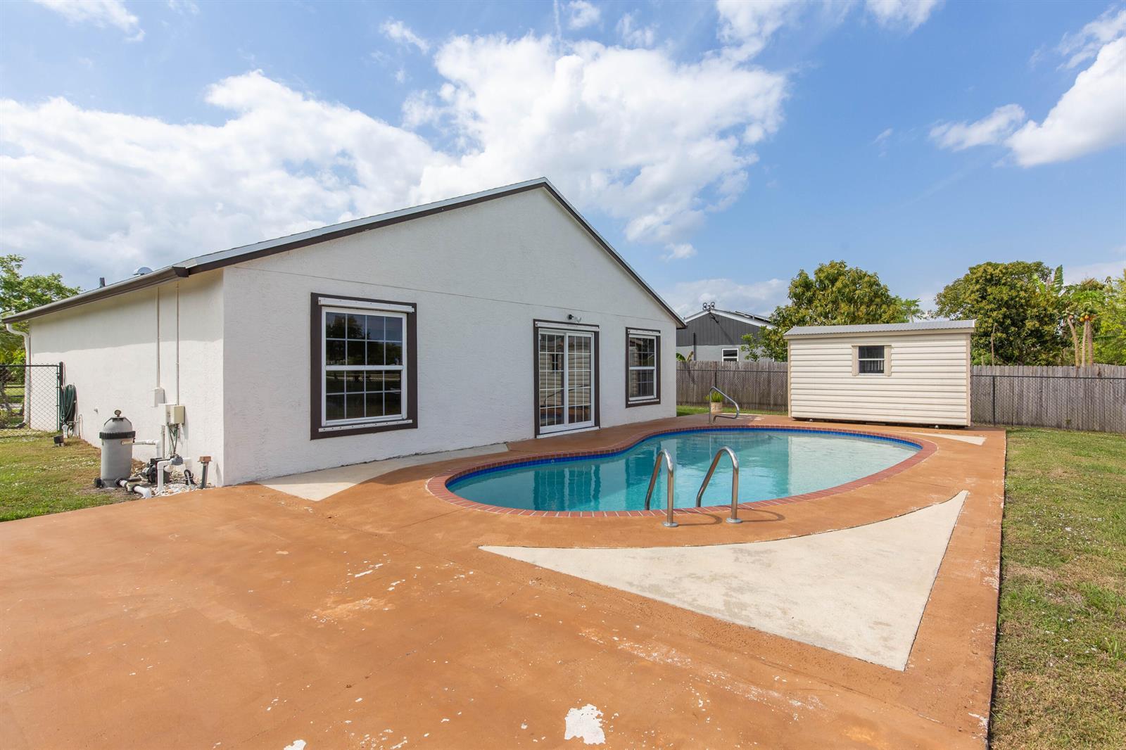 1240 Grandview Circle, Royal Palm Beach FL 33411 photo 4