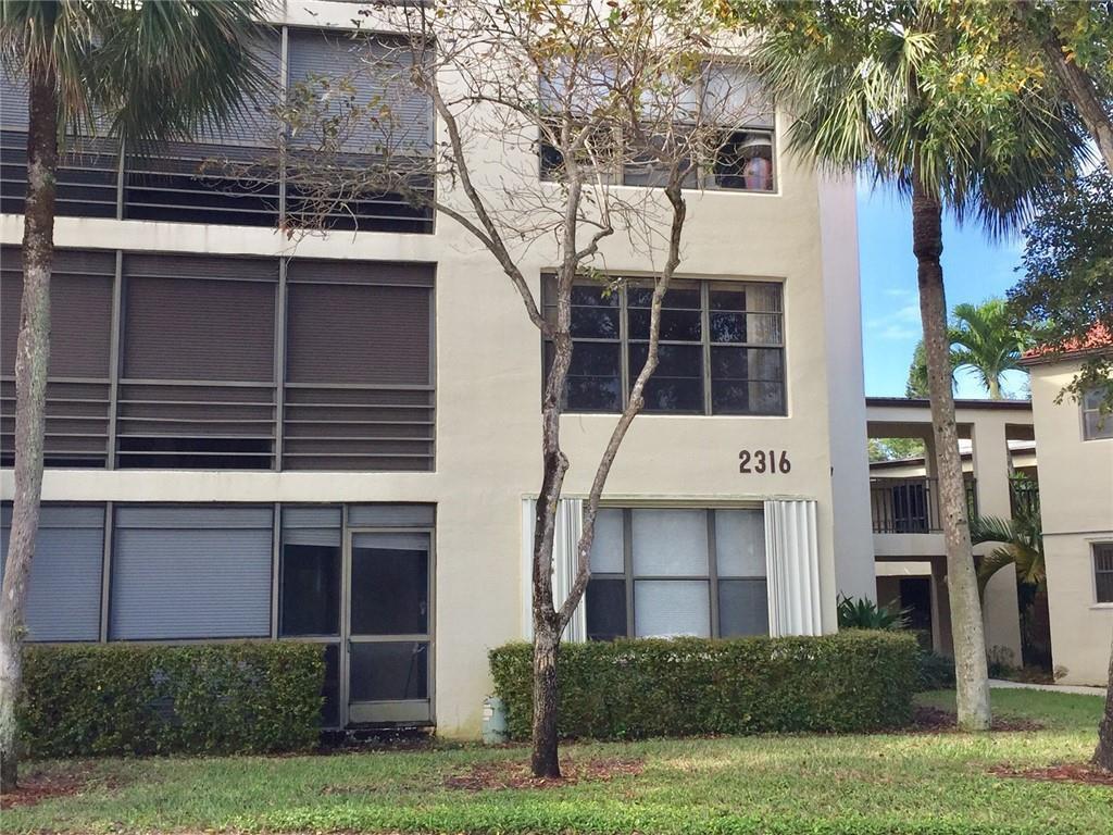 2316 S Cypress Bend Drive # 220, Pompano Beach FL 33069 photo 5