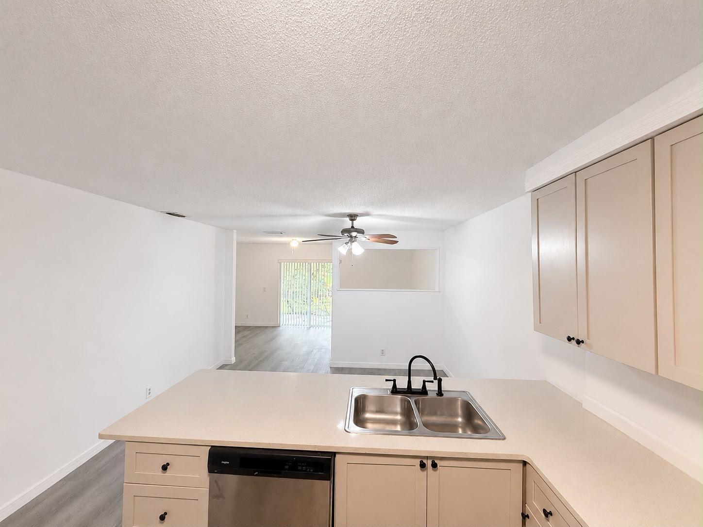 4261 NW 114th Terrace, Coral Springs FL 33065 photo 3