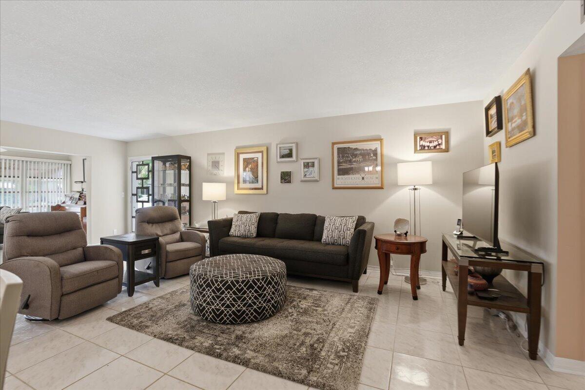 1172 S Drive Circle # B, Delray Beach FL 33445 photo 3