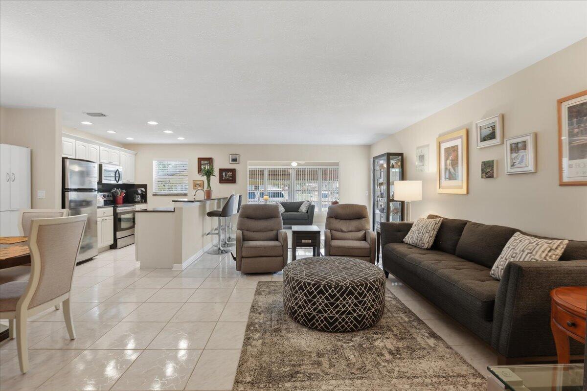 1172 S Drive Circle # B, Delray Beach FL 33445 photo 4