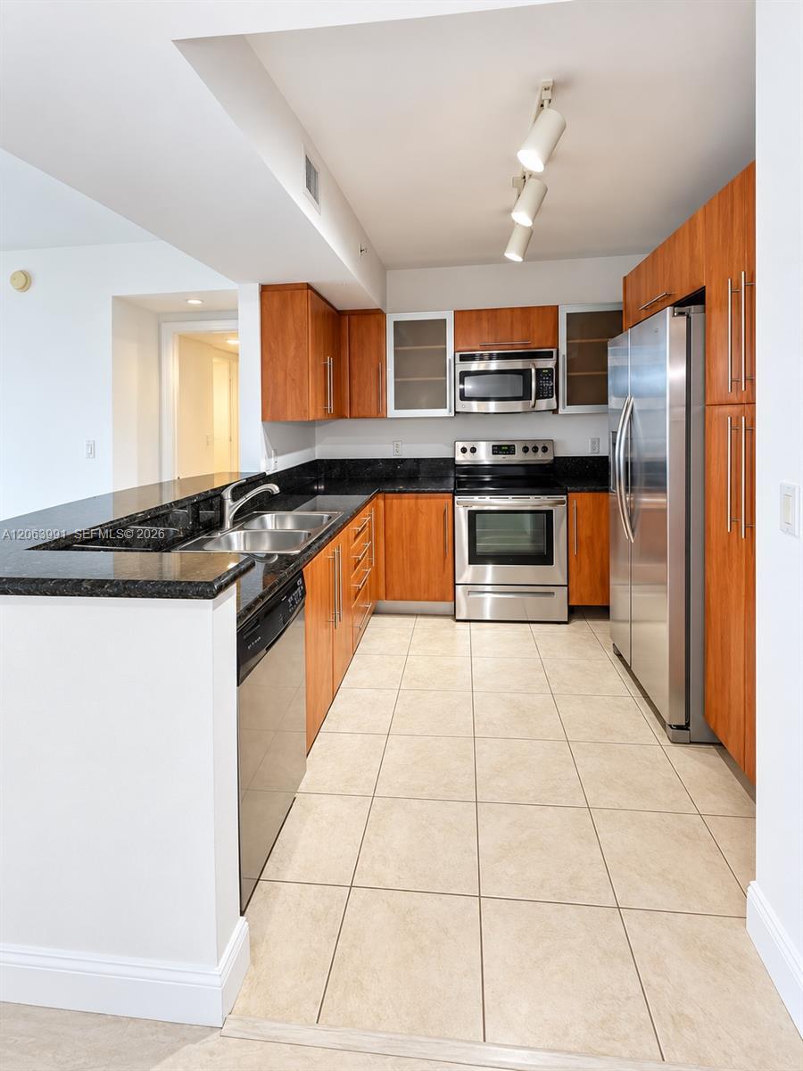 3232 SW 22nd St # 1708, Miami FL 33145 photo 4