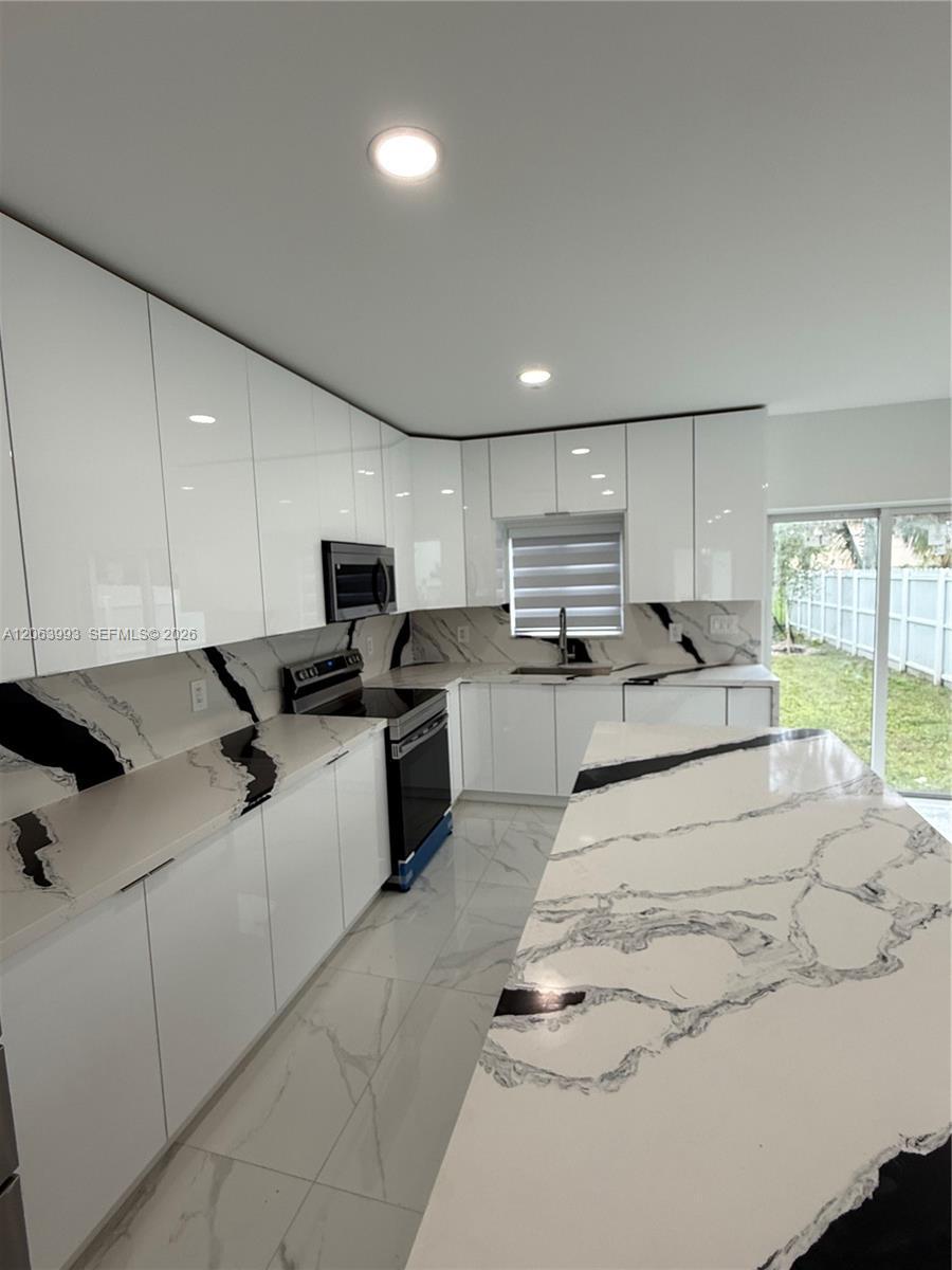 2100 NW 102nd St # 1, Miami FL 33147 photo 4