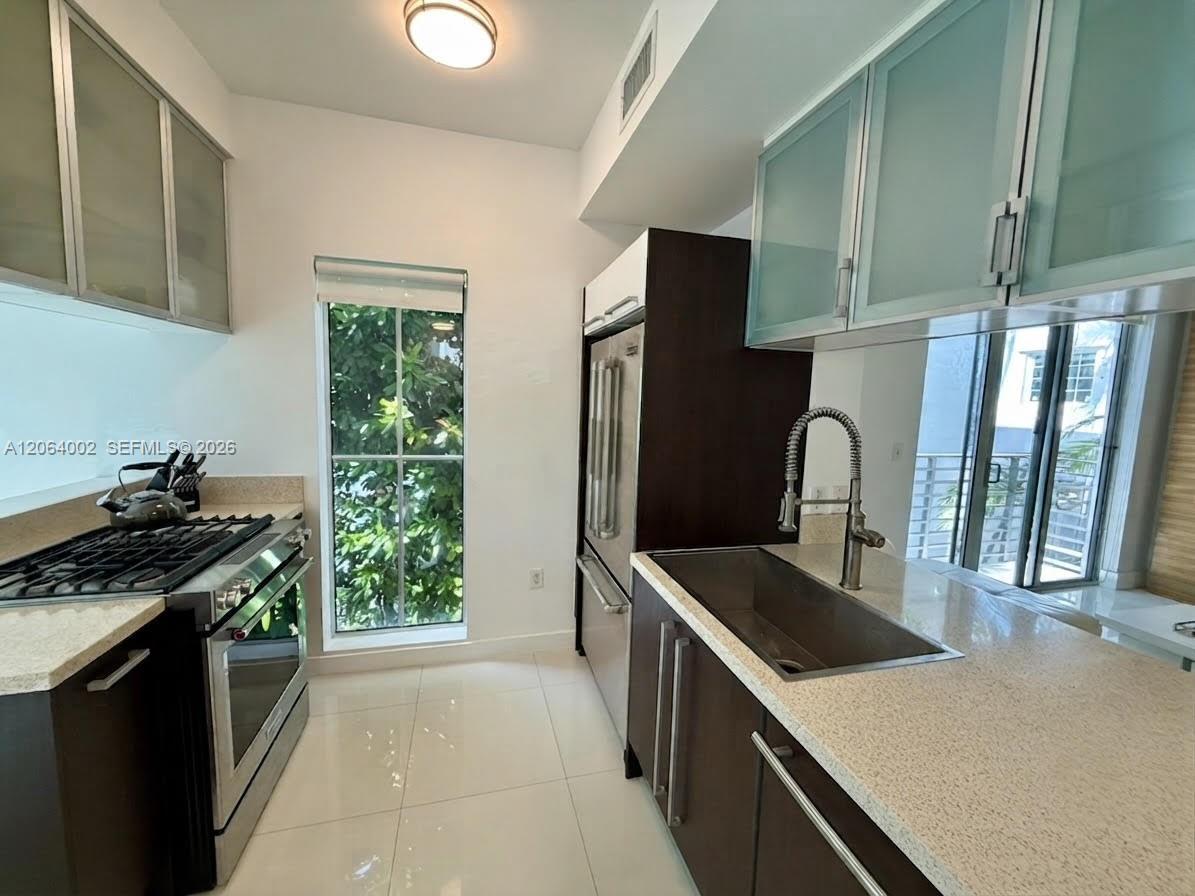928 Pennsylvania Ave # 1, Miami Beach FL 33139 photo 5