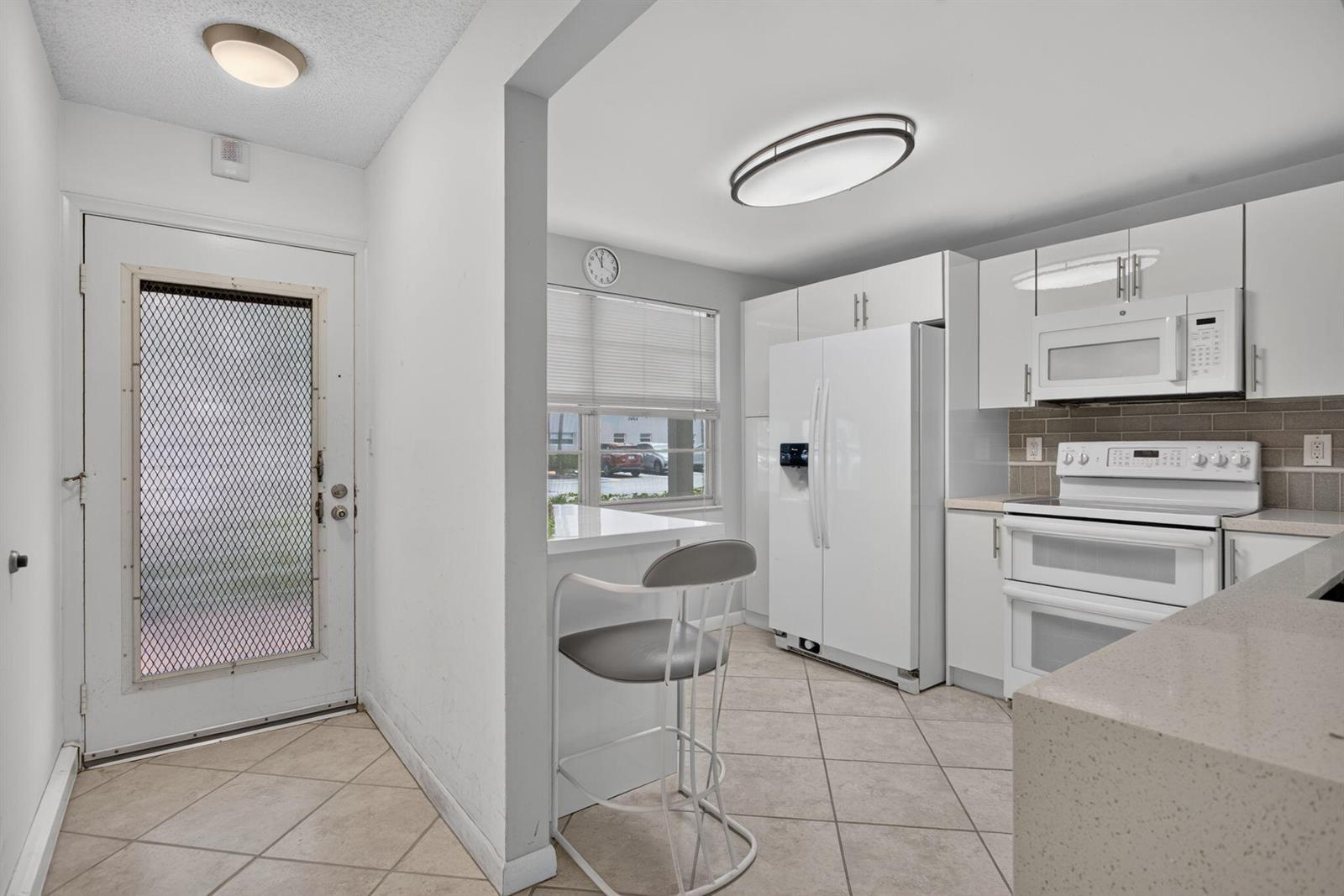 2006 GRANADA Drive # J1, Coconut Creek FL 33066
