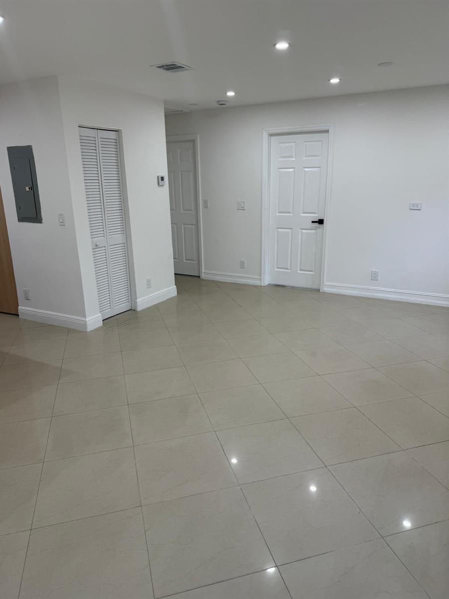 7000 TYLER Street, Hollywood FL 33024 photo 3