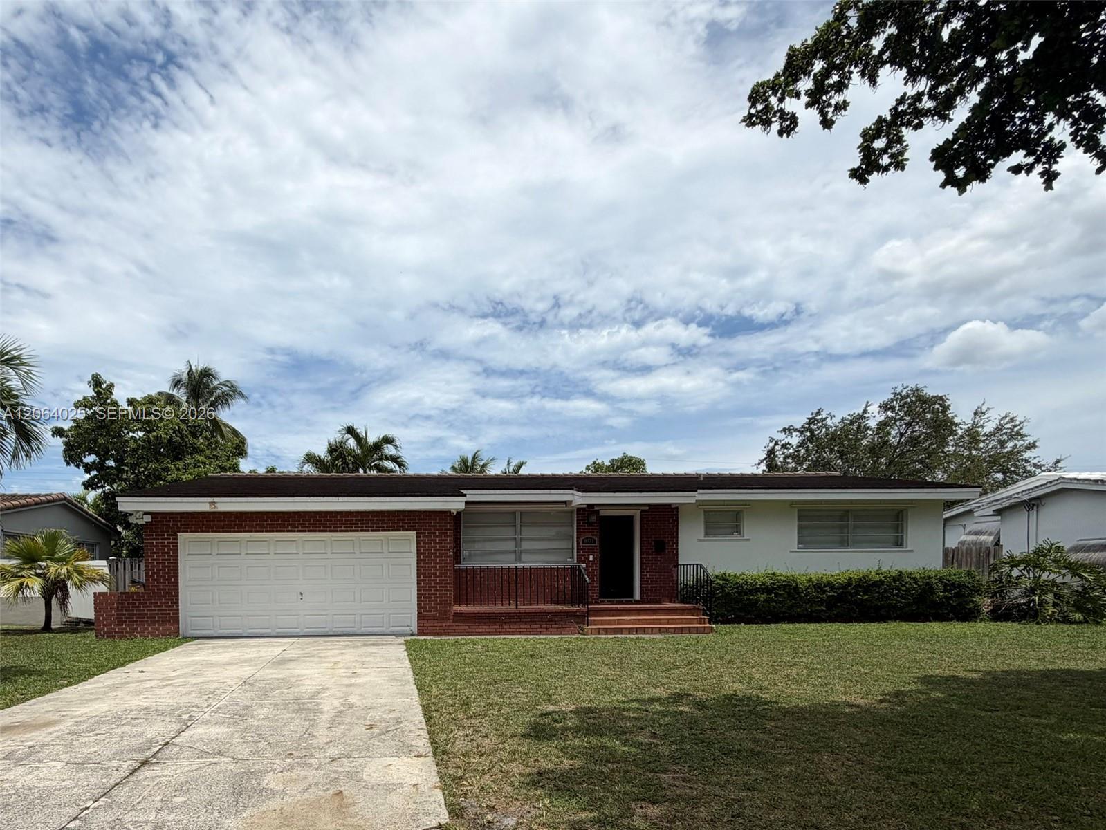 801 Albatross St, Miami Springs FL 33166 photo 2