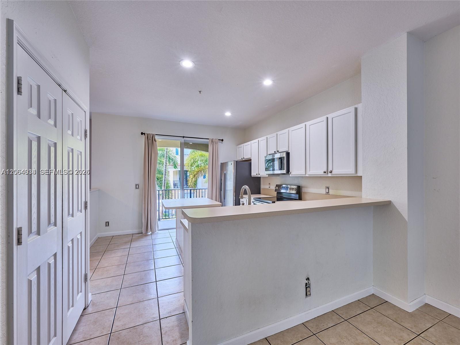 3182 N Greenleaf Cir, Boynton Beach FL 33426 photo 2