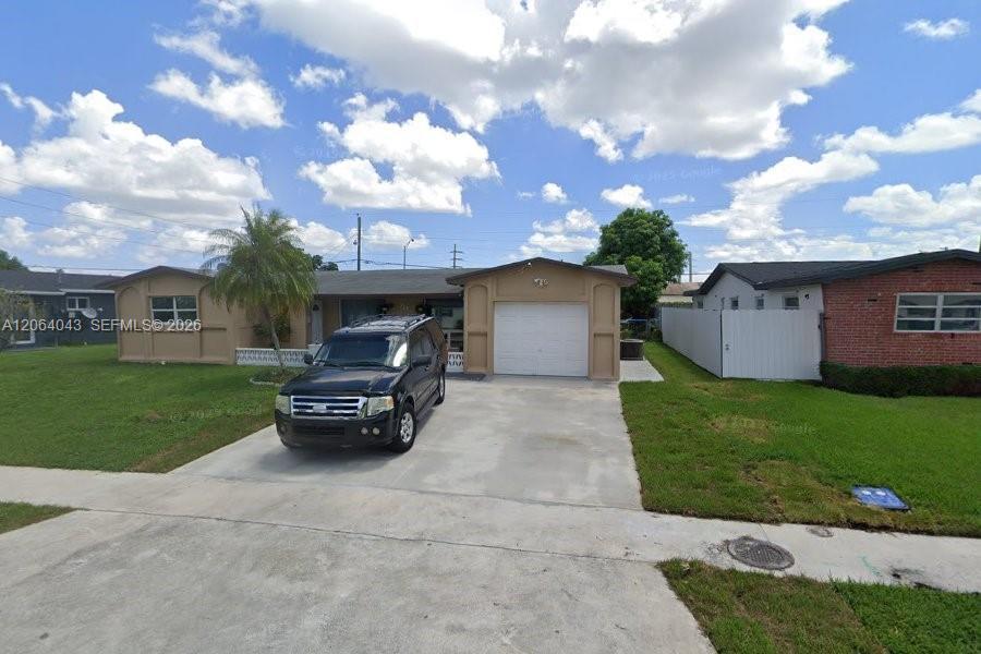 711 SW 64th Pkwy # 711, Pembroke Pines FL 33023