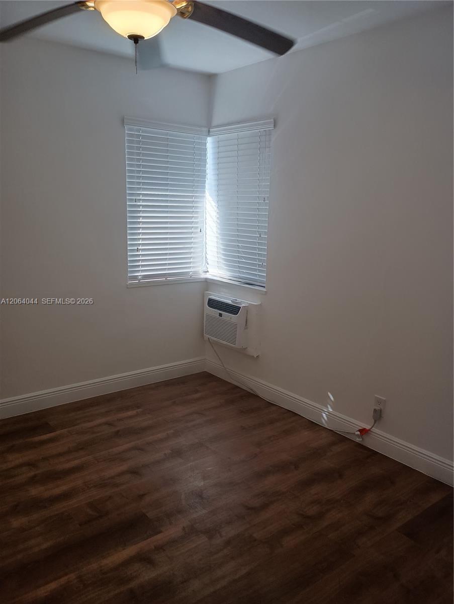 545 74 # 8, Miami Beach FL 33142 photo 3