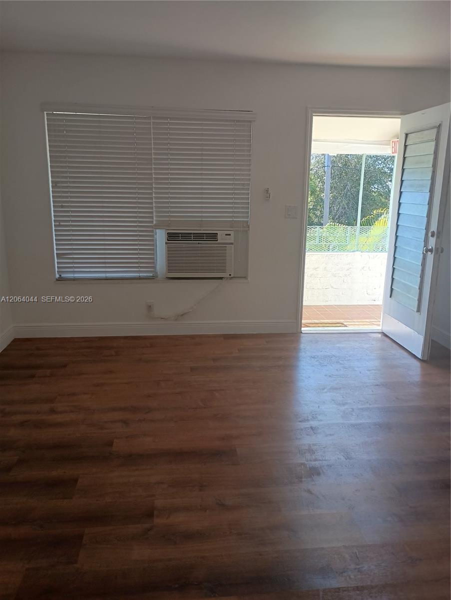545 74 # 8, Miami Beach FL 33142