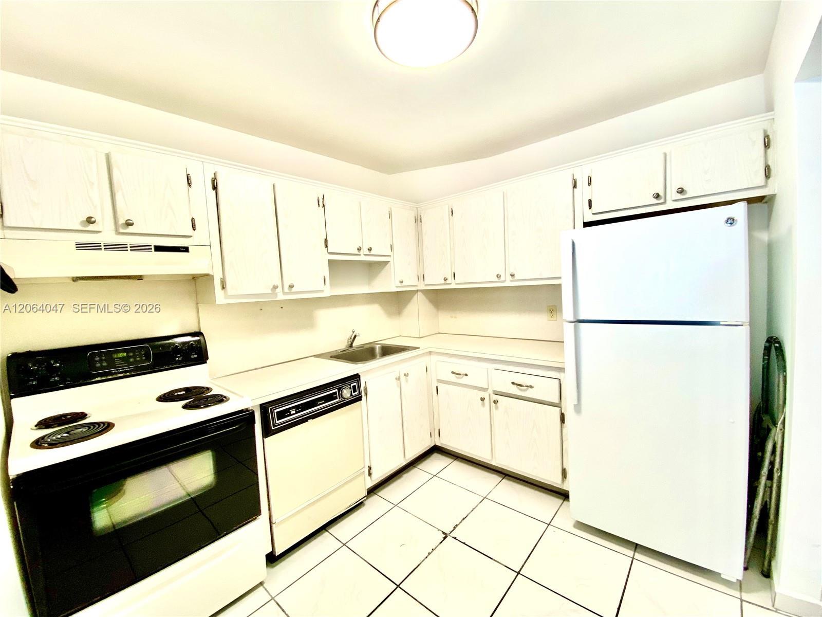 16950 DIXIE # A536, North Miami Beach FL 33160 photo 4