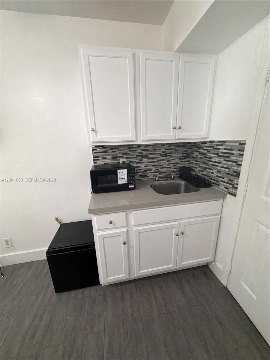 1843 Dewey St # 108, Hollywood FL 33020 photo 2