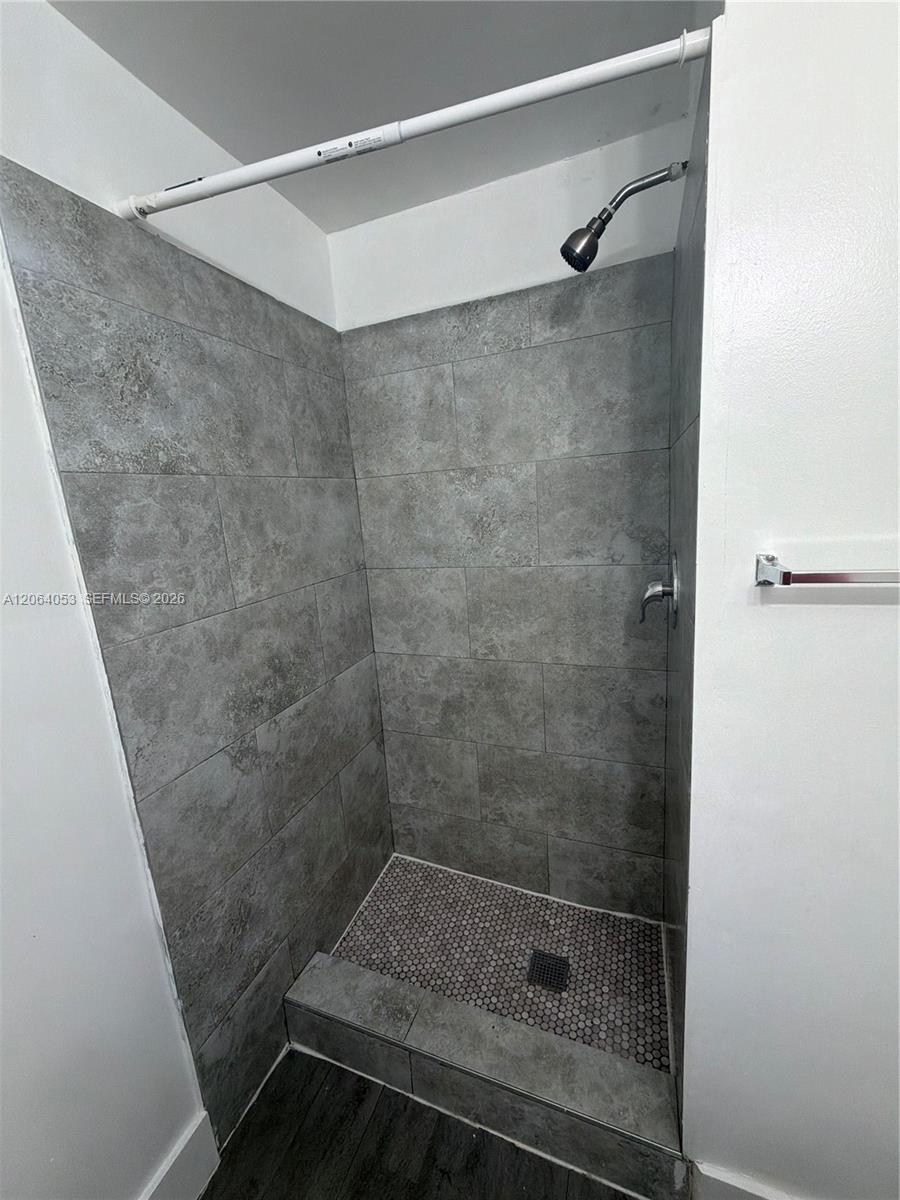 1843 Dewey St # 108, Hollywood FL 33020 photo 4
