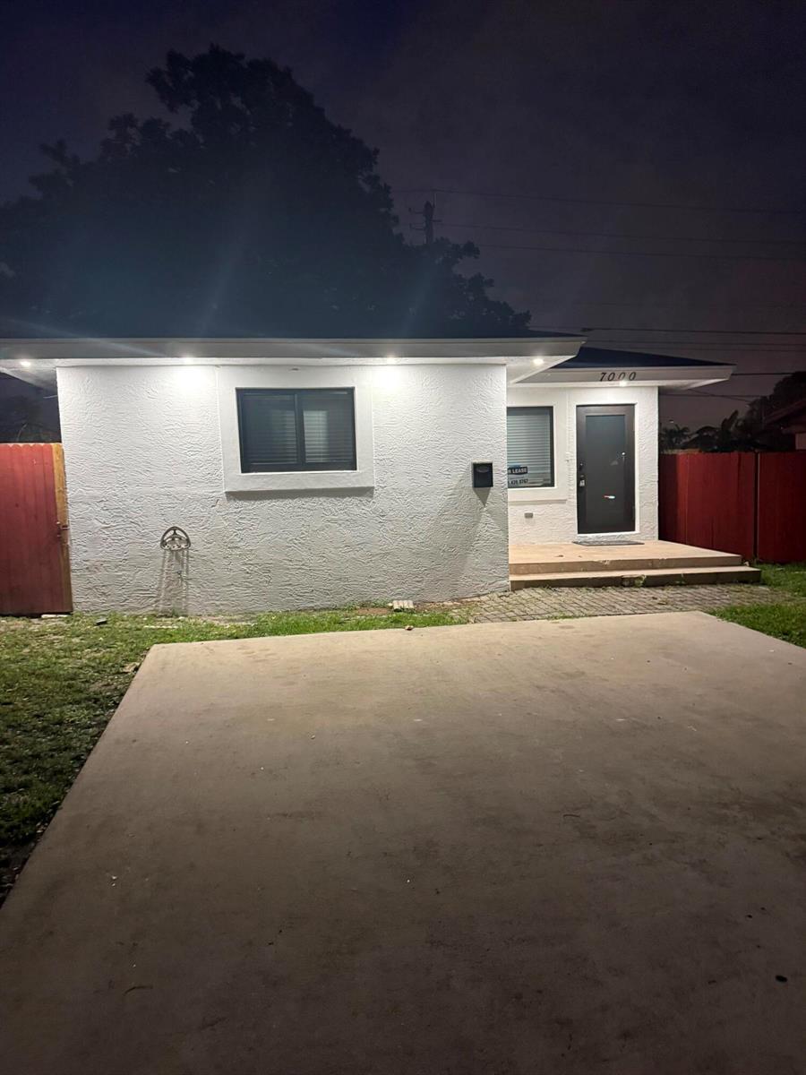 7000 TYLER Street, Hollywood FL 33024