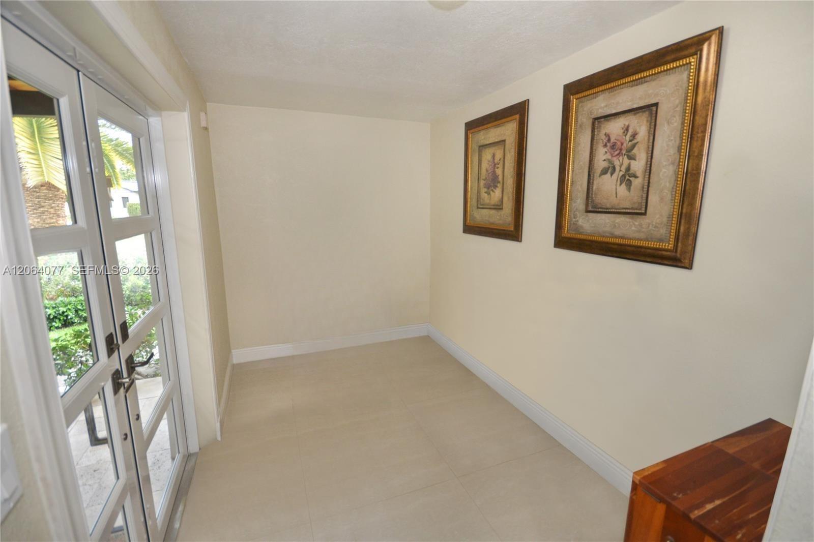 6550 SW 8th St, Pembroke Pines FL 33023 photo 4