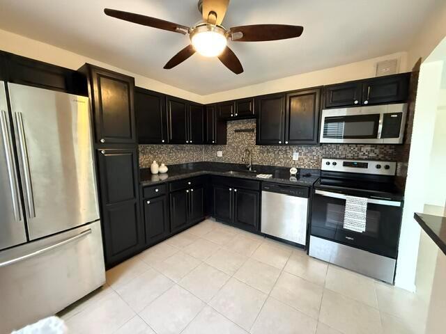 122 Piedmont C, Delray Beach FL 33484 photo 2