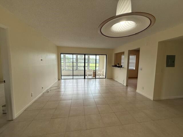 122 Piedmont C, Delray Beach FL 33484 photo 3
