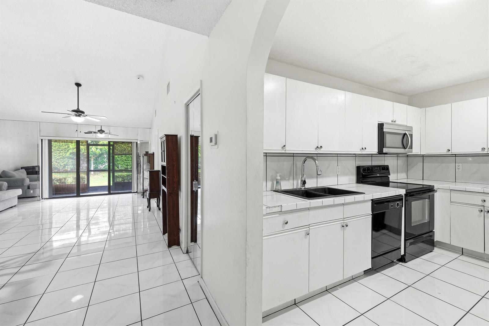 120 Sunshine Boulevard, Royal Palm Beach FL 33411 photo 3
