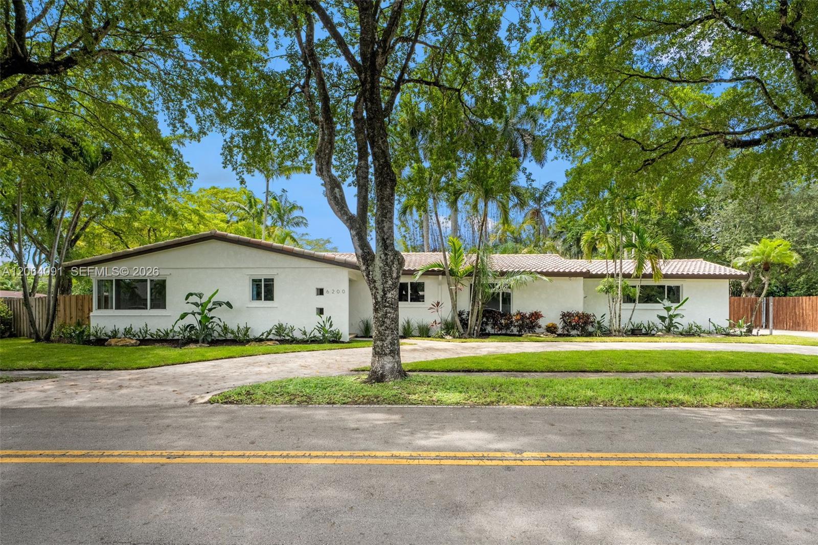 6200 Pine Ter, Plantation FL 33317