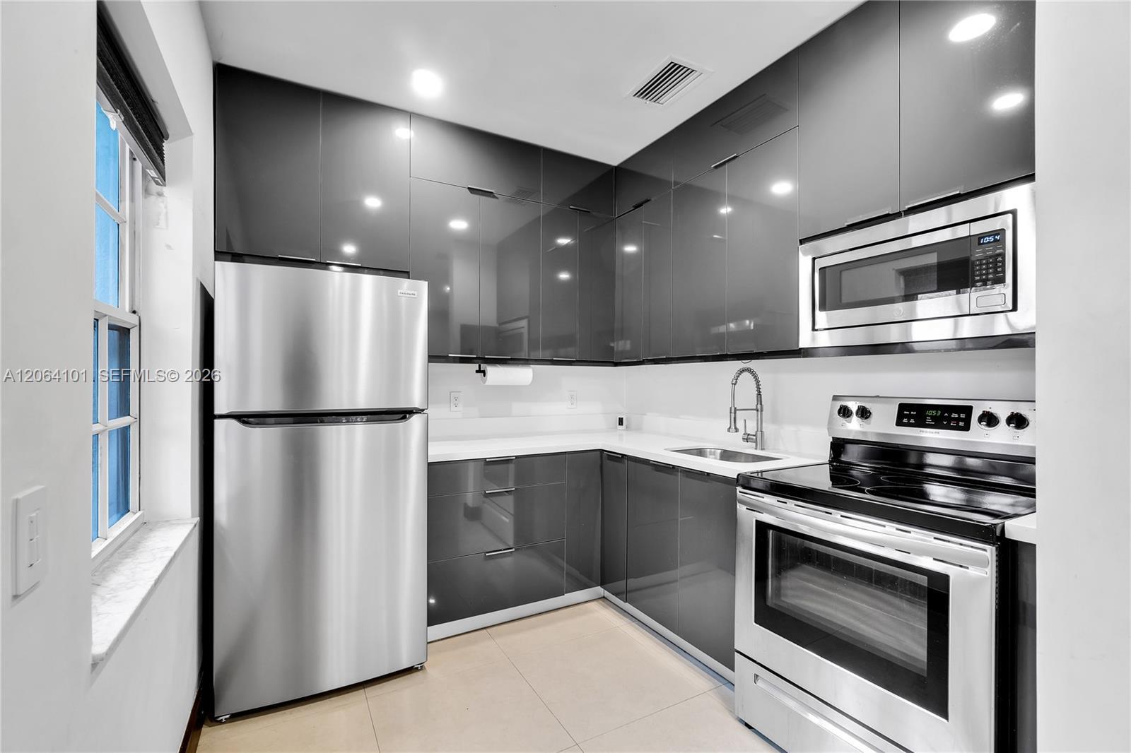 8335 E Crespi Blvd # 4, Miami Beach FL 33141 photo 5