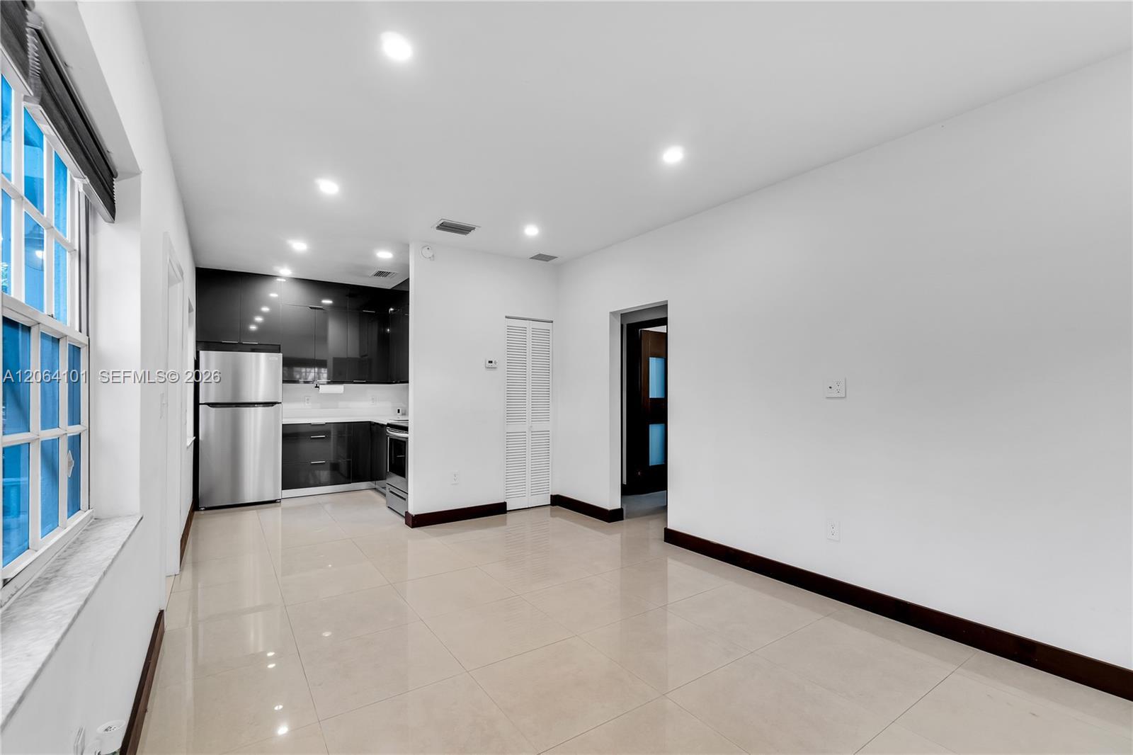 8335 E Crespi Blvd # 4, Miami Beach FL 33141 photo 4