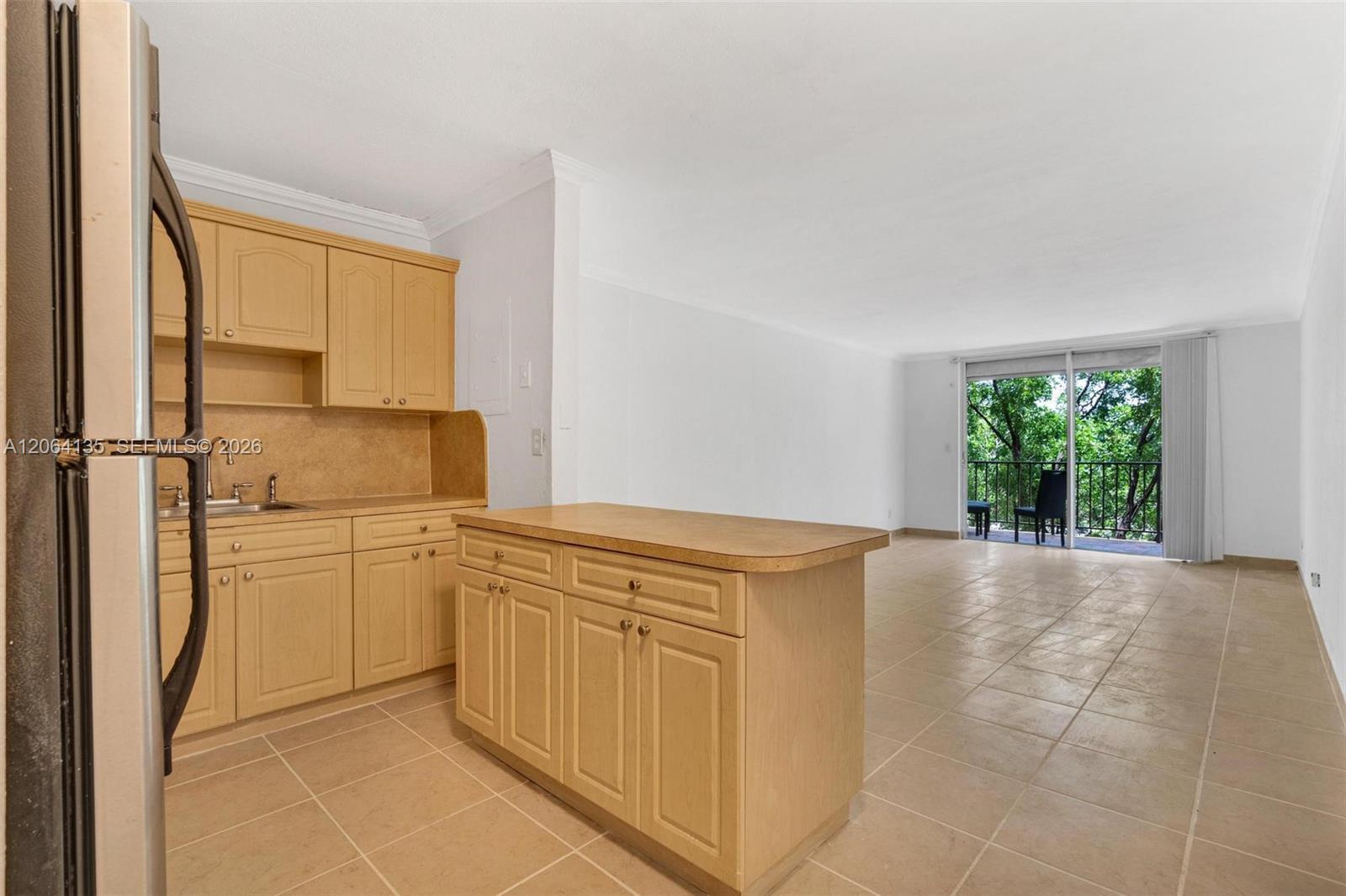 1465 NE 123rd St # 416, North Miami FL 33161 photo 4