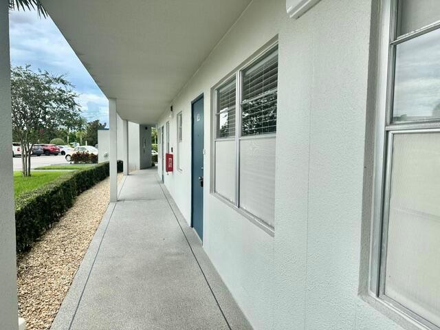 1049 Lincoln C, Boca Raton FL 33434 photo 2