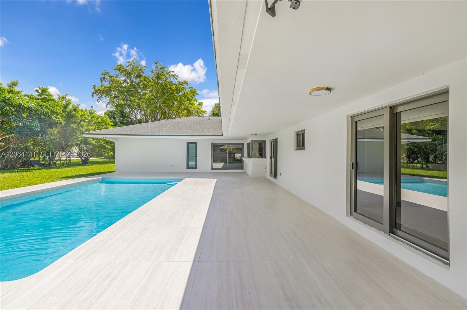 8865 SW 176th Ter, Palmetto Bay FL 33157 photo 4