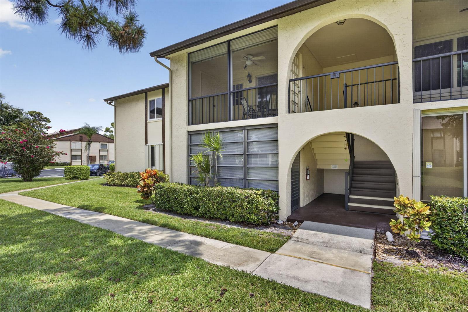 3625 LA AIRES Court # 1, FL 33463 photo 3