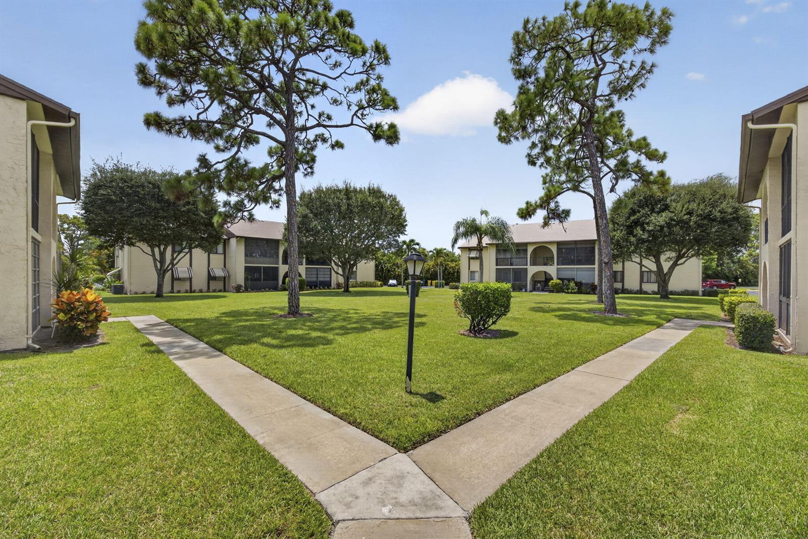 3625 LA AIRES Court # 1, FL 33463 photo 5