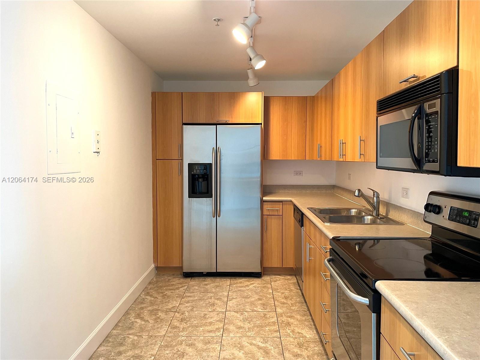 7501 E Treasure Dr # 10C, North Bay Village FL 33141 photo 5