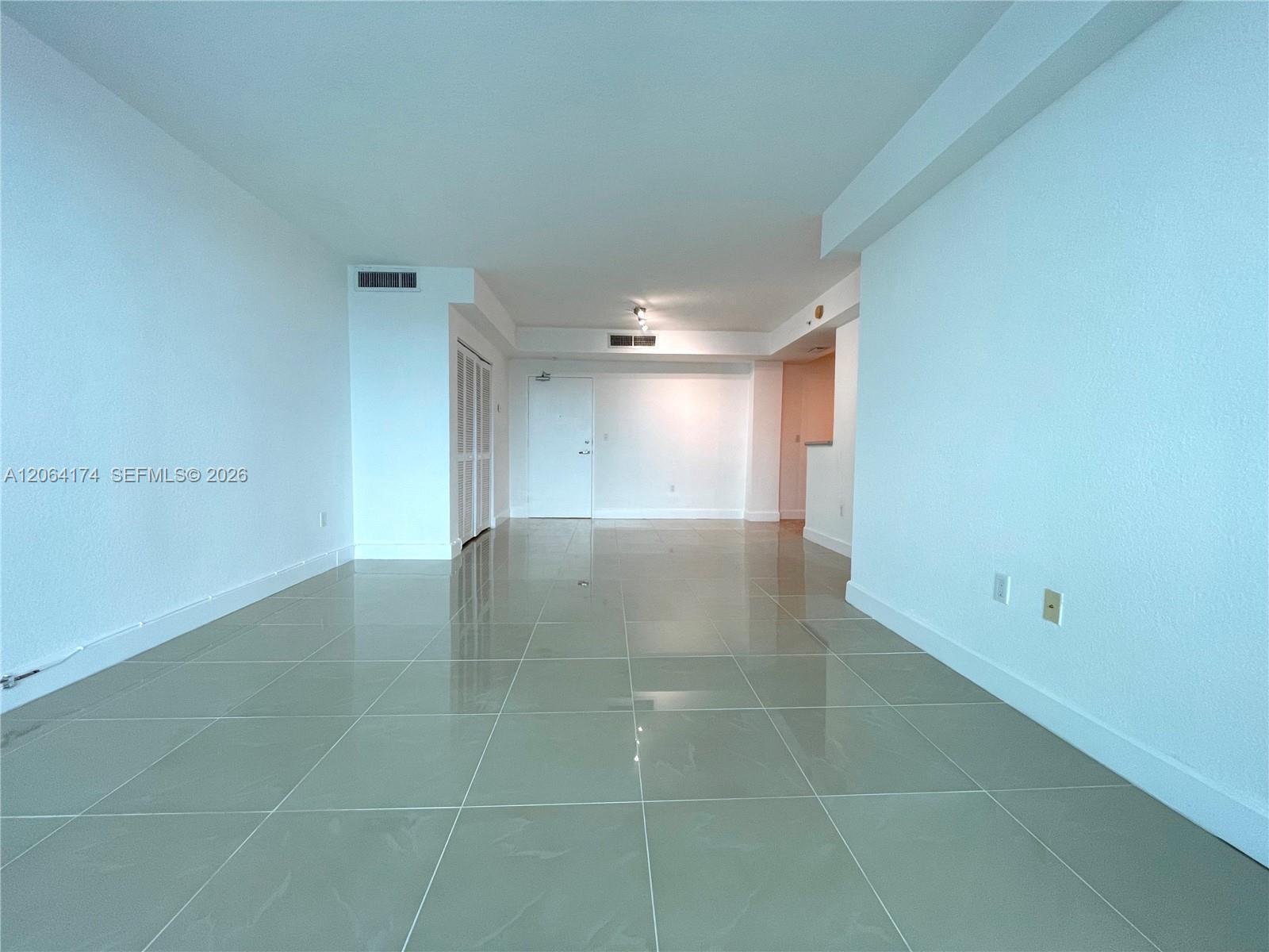 7501 E Treasure Dr # 10C, North Bay Village FL 33141 photo 4