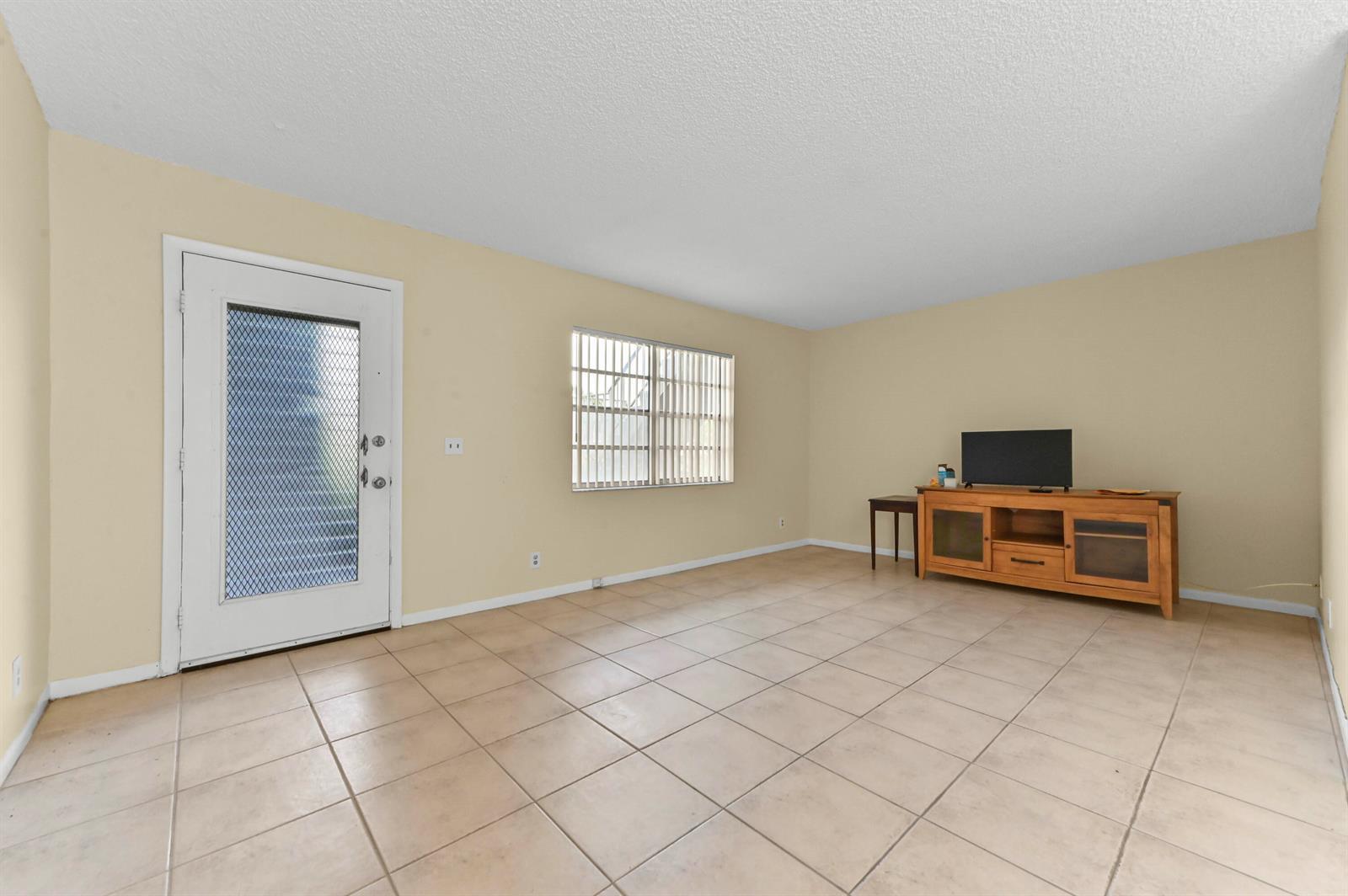 887 Normandy S, Delray Beach FL 33484 photo 4