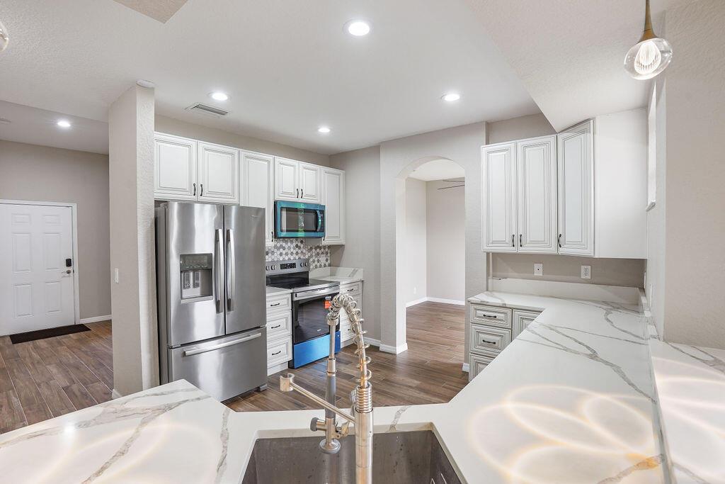 942 SW IDOL Avenue, Port St. Lucie FL 34953 photo 3
