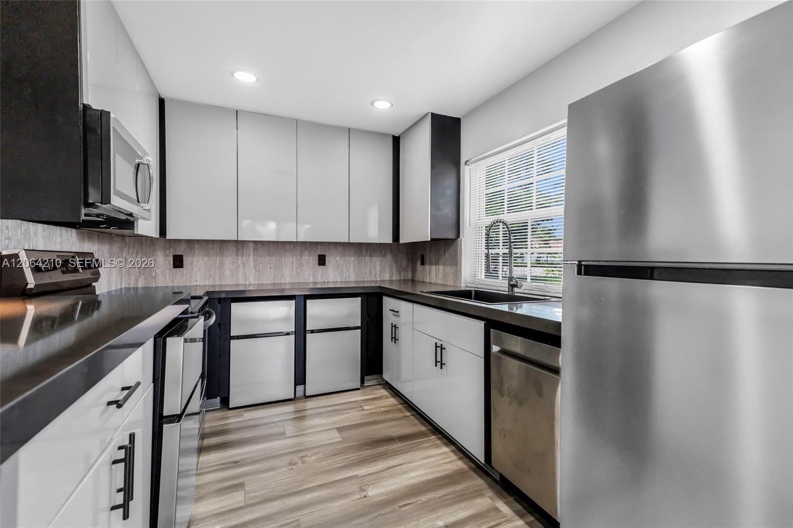 1351 Springside Dr, Weston FL 33326 photo 4