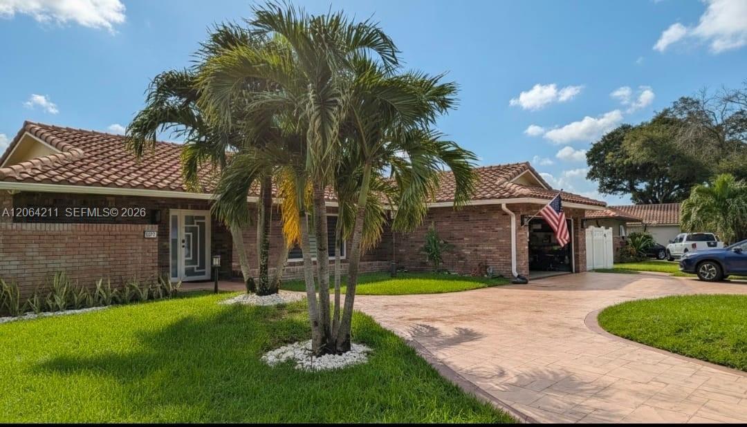 8697 NW 1st St, Coral Springs FL 33071 photo 2