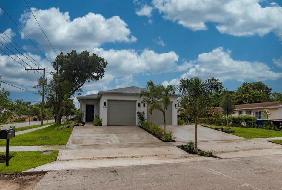 1140 NW 1ST Avenue, Fort Lauderdale FL 33311 photo 2