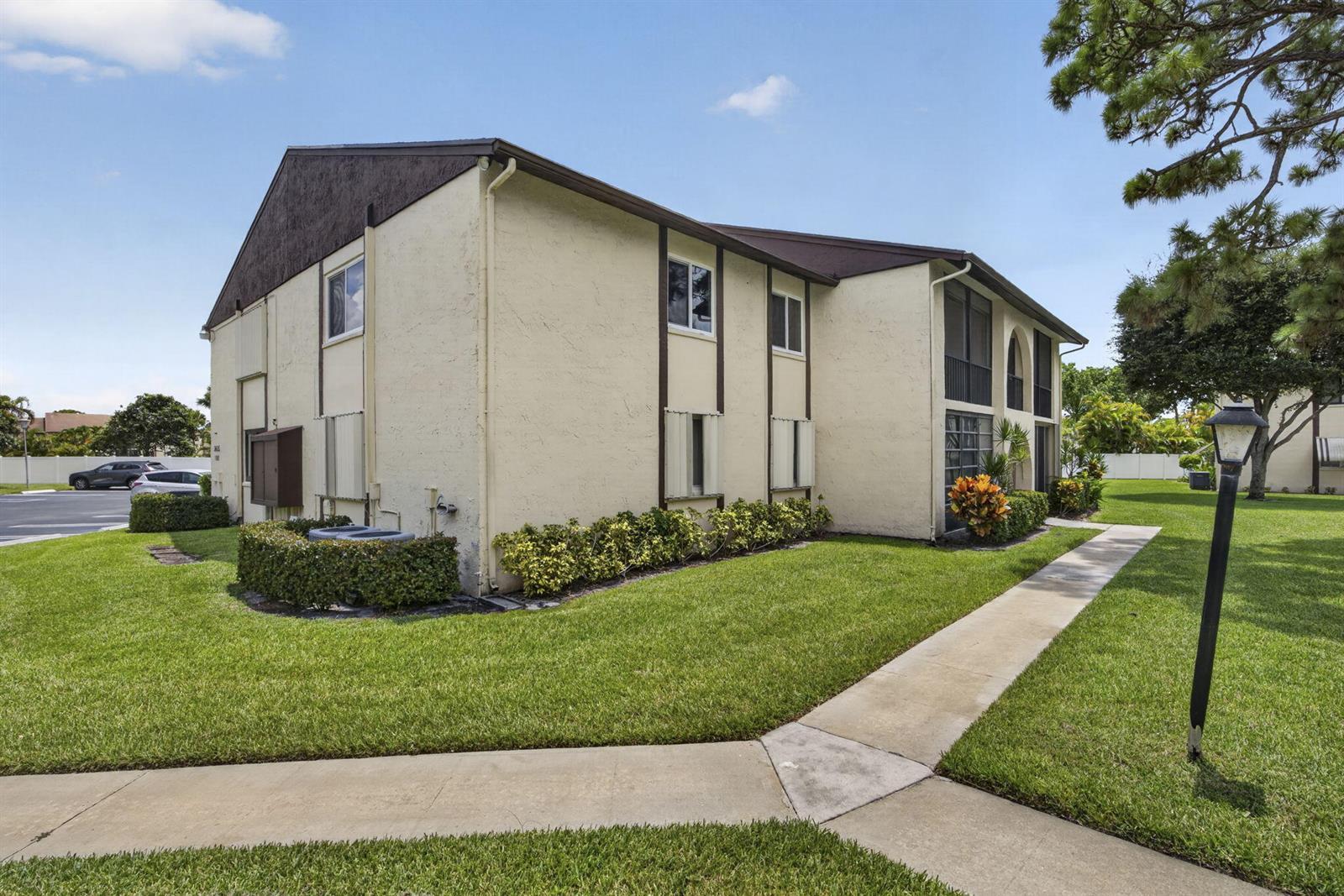 3625 La Aires Court # 2, FL 33463 photo 3