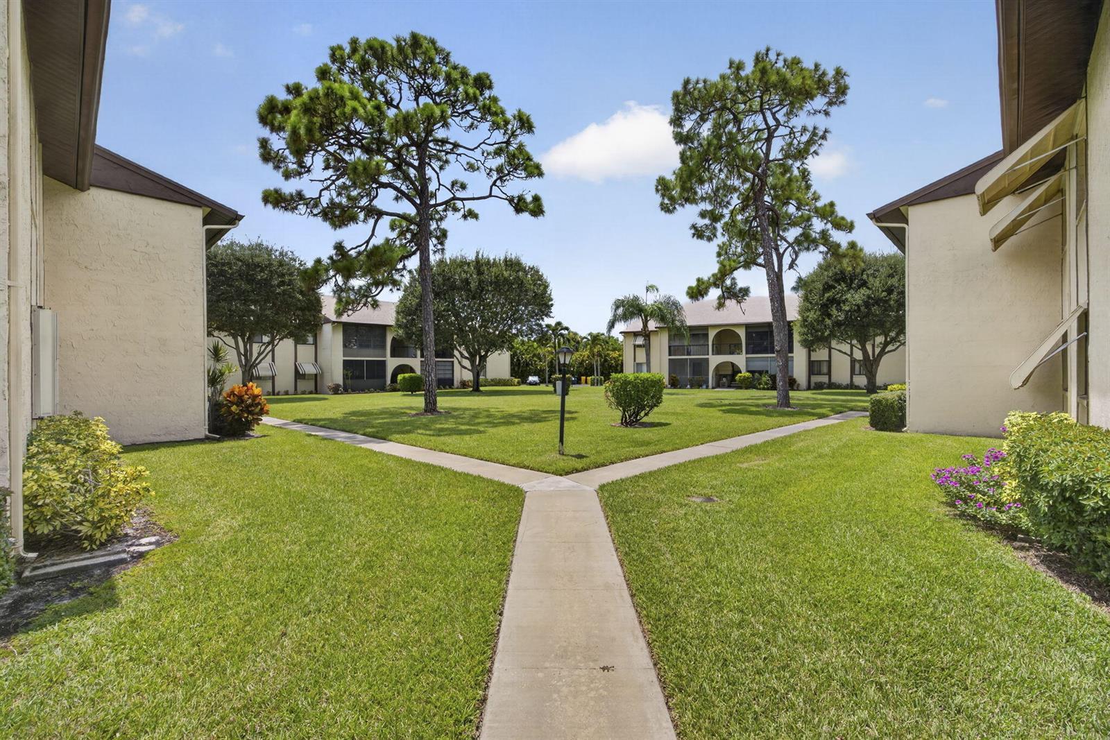 3625 La Aires Court # 2, FL 33463 photo 4