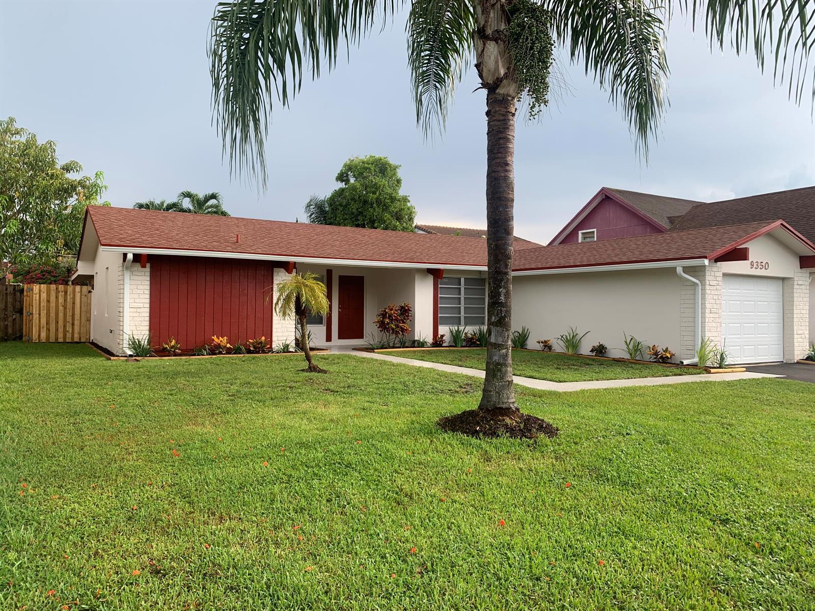 9350 NW 38th Place, Sunrise FL 33351 photo 2
