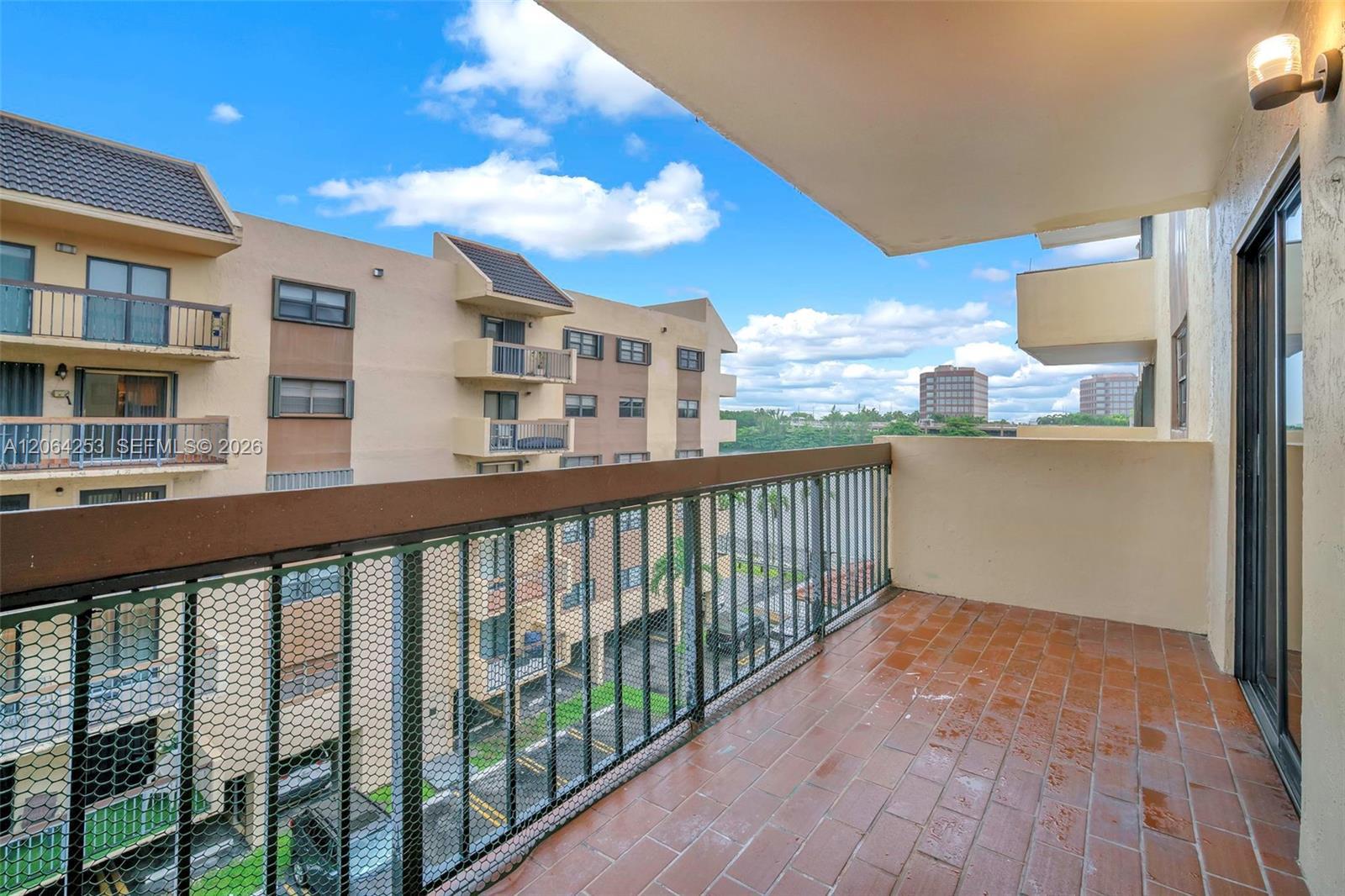 5249 NW 7th St # 416, Miami FL 33126